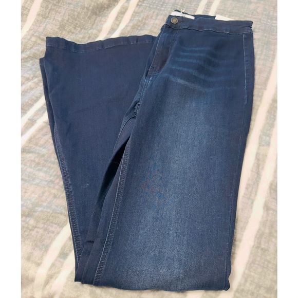 Stack of 3 KanCan Jeans 🩶🤍🩶 - Picture 5 of 9